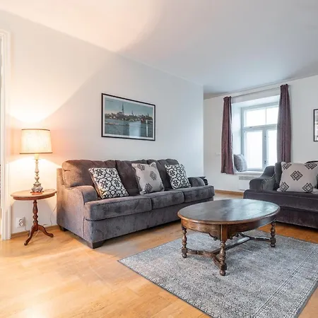 Old Town - Vana Viru * Tallin