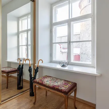 Old Town - Vana Viru * Tallinn